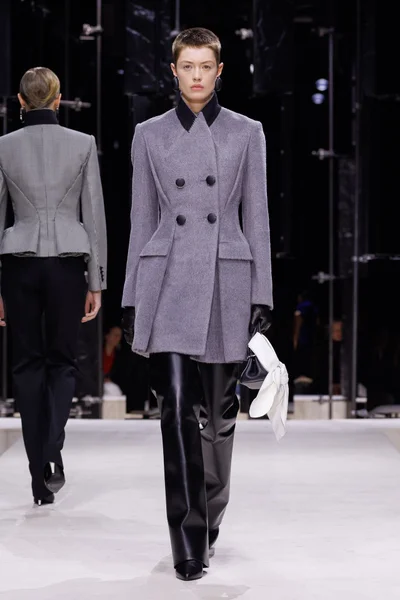 Look 35